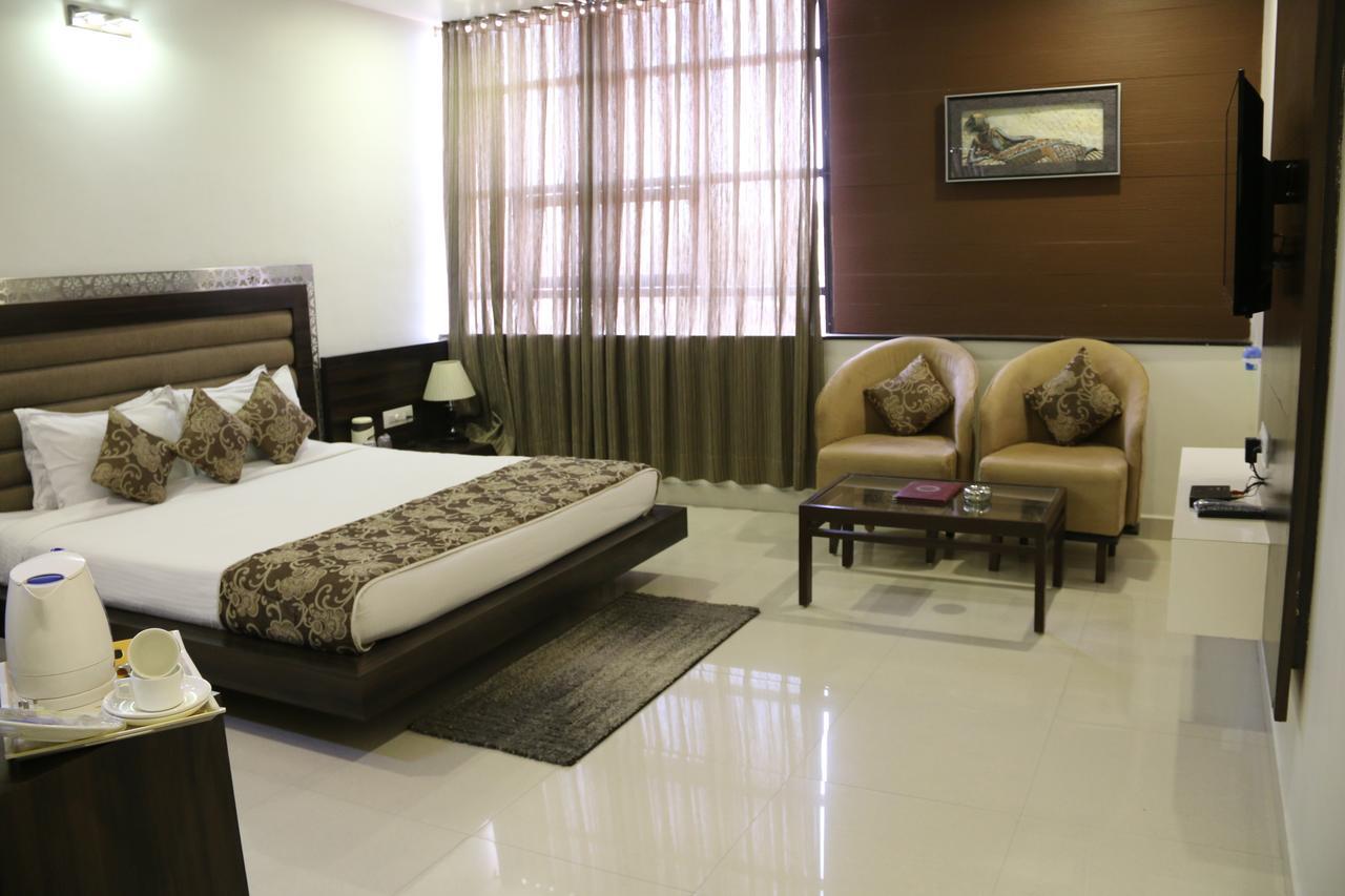 Rk Regency Hotel Bhopal Buitenkant foto
